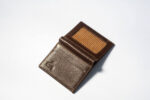 ⁦محفظة نوريكس - محفظة ثنائية - جلد طبيعي - بني كلاركس⁩ - الصورة ⁦2⁩