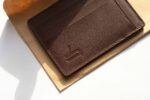 ⁦حافظة كروت - جلد طبيعي - بني⁩ - الصورة ⁦2⁩